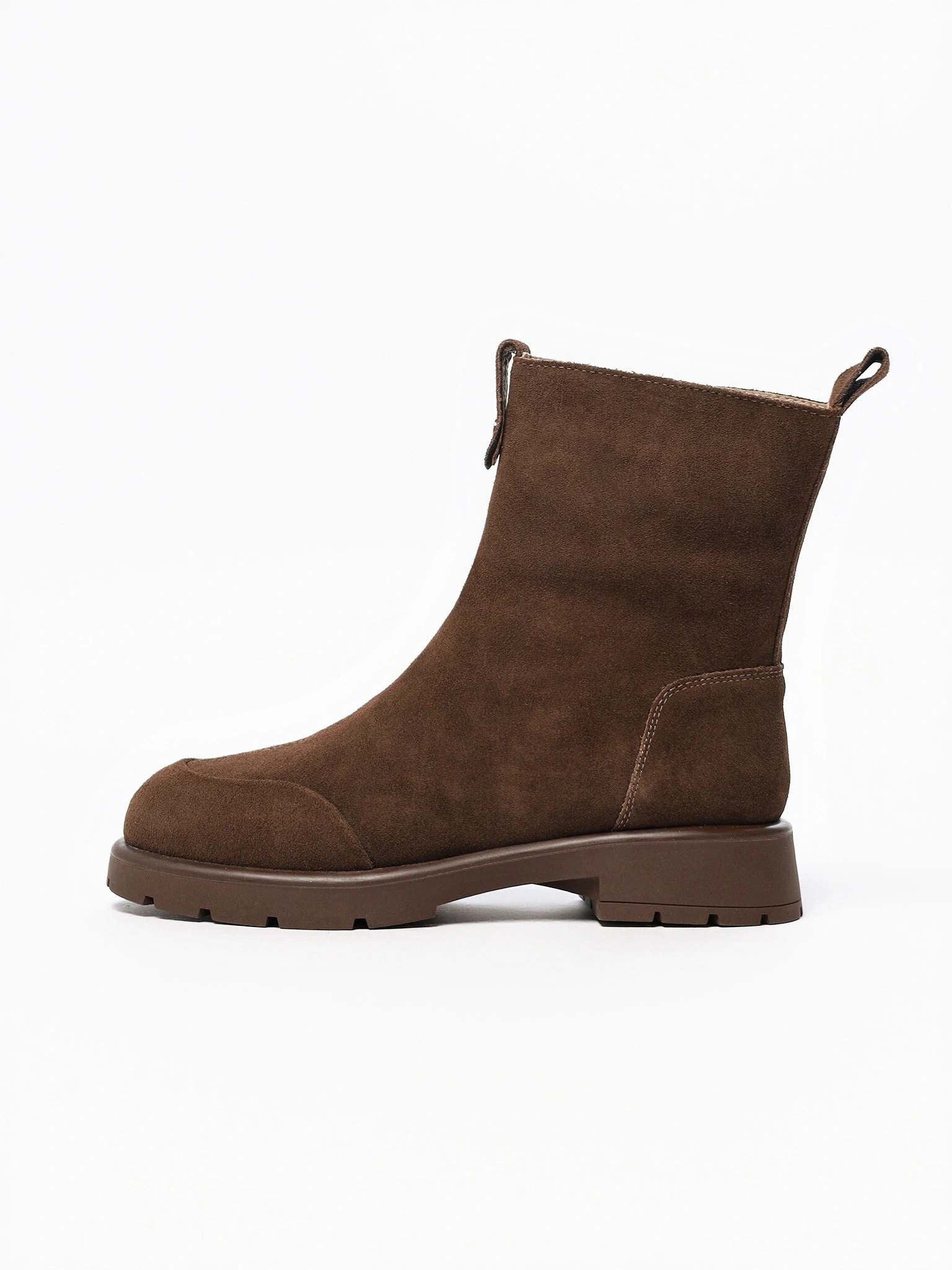 Ботинки темно-коричневого цвета на среднем каблуке